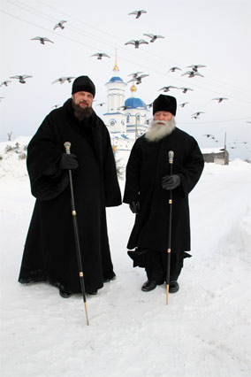 На снимке рядом с владыкой Питиримом - приехавший из Болгарии в Коми митрополит Ловечский Гавриил